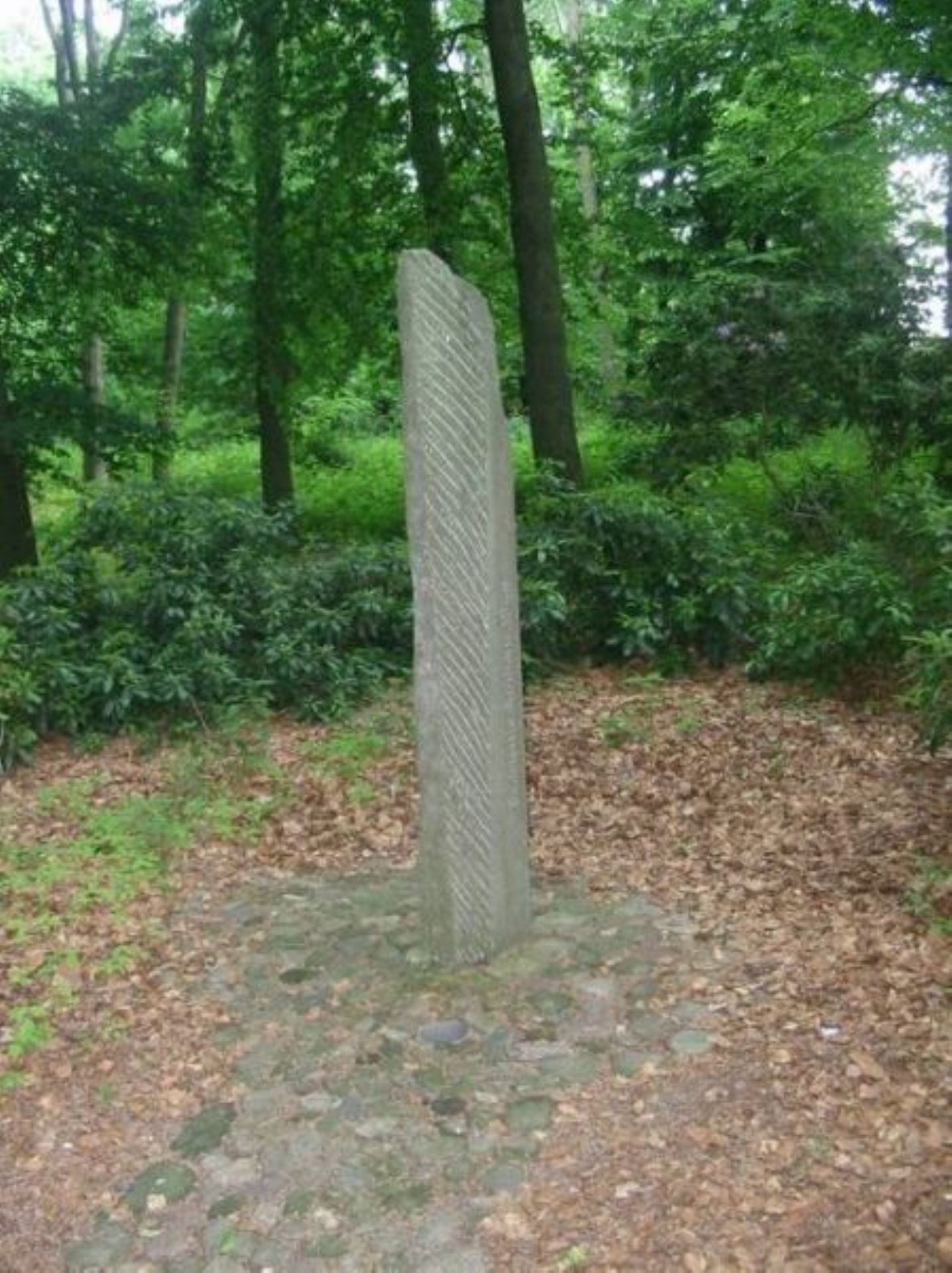 Foto van een monument in het Openluchtmuseum.