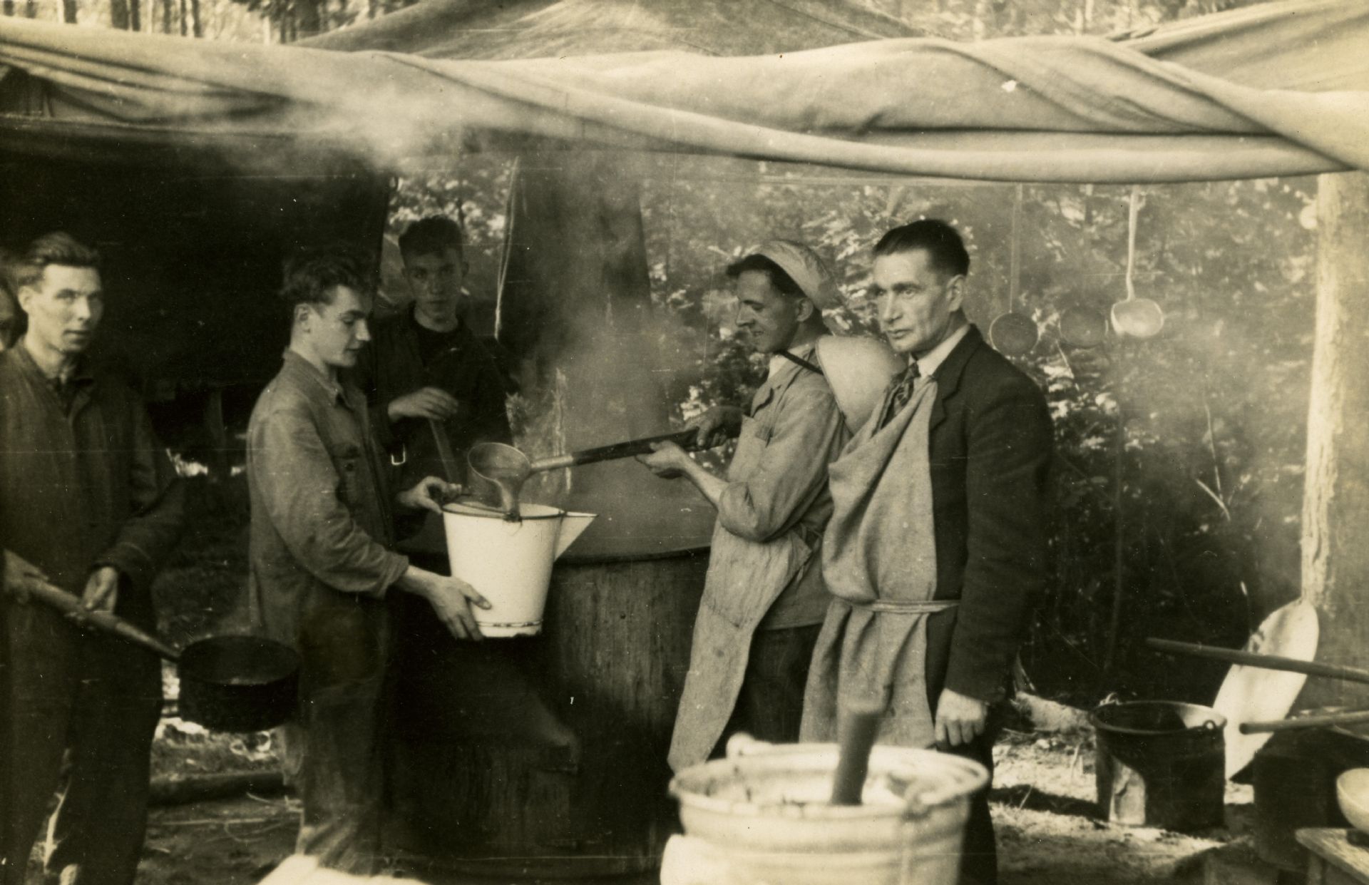 Koken voor alle mensen die in het Openluchtmuseum wonen.