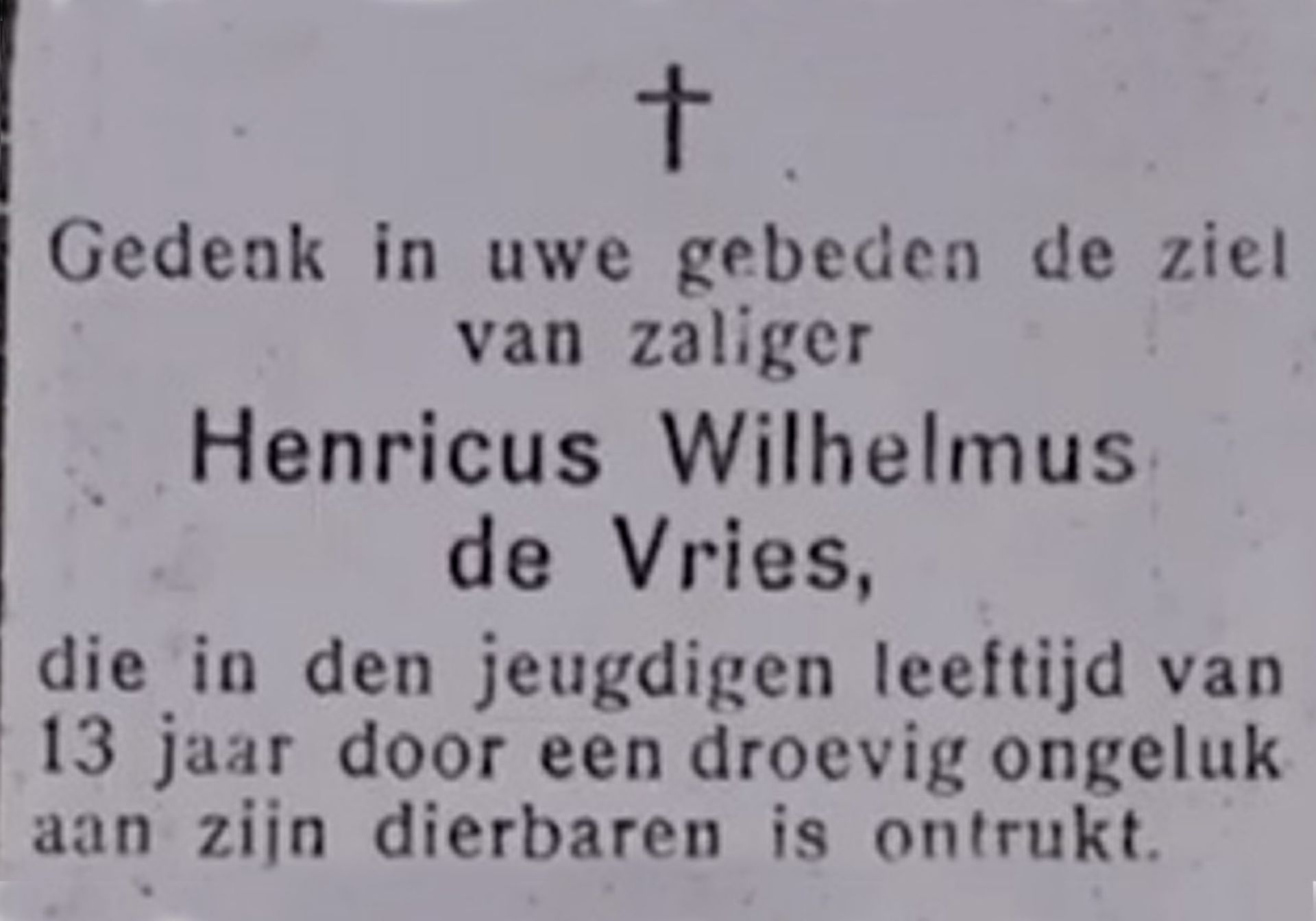 "Ik ben nu 85 en eigenlijk nog dagelijks gaat hij door mijn gedachten."

Dat zegt Bertus de Vries over zijn omgekomen broertje. Kan jij je voorstellen dat je een broer of zus verliest? Kan je iets verzinnen om Bertus te troosten?