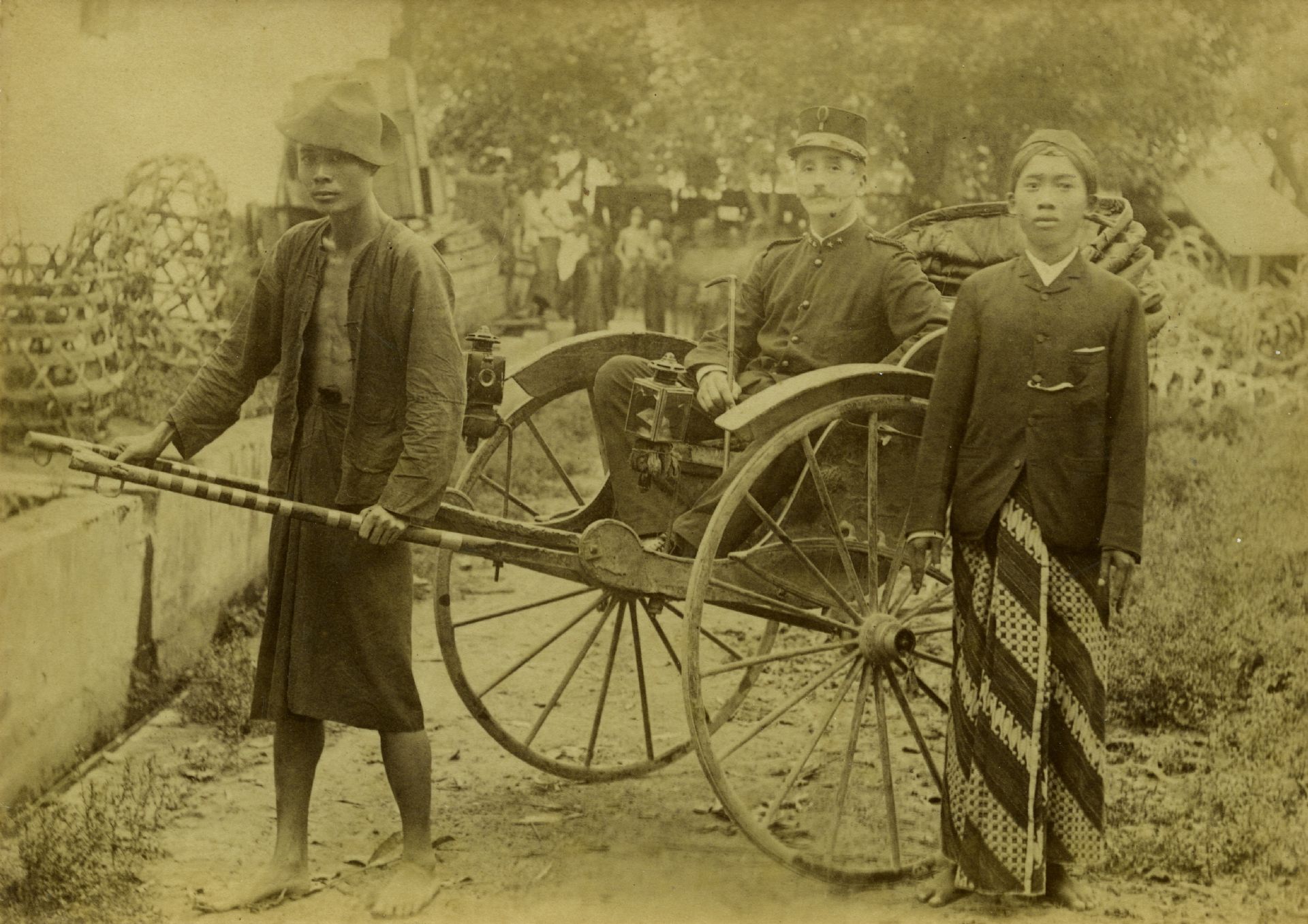 Lange tijd was Indonesi een kolonie van Nederland. Nederlands-Indi heette het toen. Wil je meer weten over de geschiedenis van Indonesi? Kijk dan naar het filmpje.